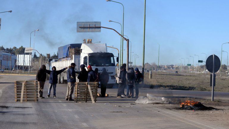 Obreros de Fasinpat quieren reactivar la fábrica y piden ayuda.