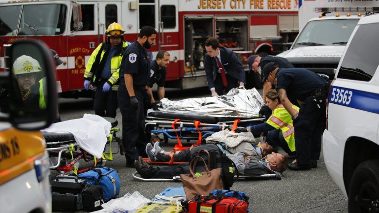 Todo ocurrió en la estación Hoboken y en hora pico. Hay heridos graves.