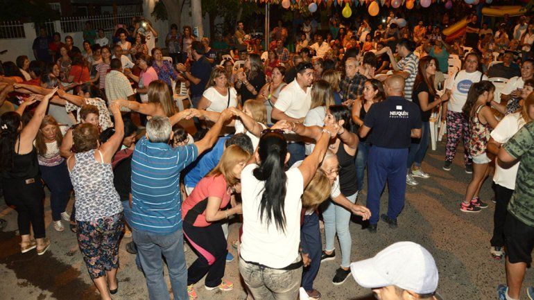 Villa Farrell cumplió 75 años y tiró  la casa por  la ventana