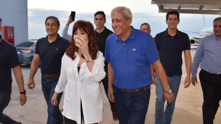 Cristina Kirchner arribó a Santiago del Estero para participar del acto por el Día de la Militancia Peronista. Foto: Google. Cristina Kirchner arribó a Santiago del Estero para participar del acto por el Día de la Militancia Peronista. Foto: Google.