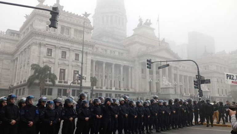 Con la aprobación del Senado, el Congreso de la Nación transformó en ley la propuesta de un mayor financiamiento universitario que hace un mes había conseguido el respaldo de la Cámara de Diputados. Pero ahora podría enfrentar el veto presidencial.
