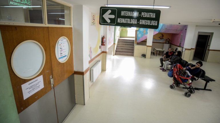 El hospital de Centenario fue centro de la polémica en en estos días.