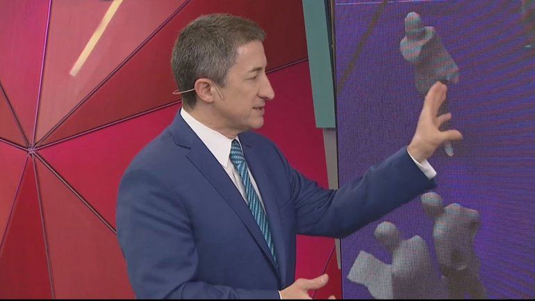 Estoy en el baño, la insólita respuesta de un periodista al aire