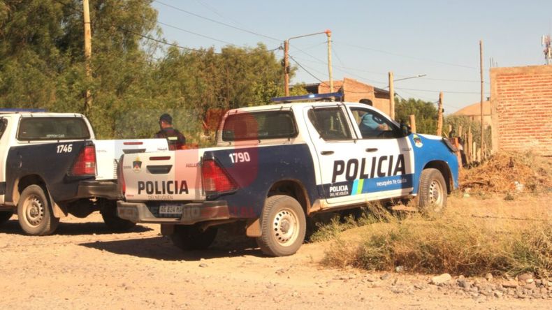 La mujer se encuentra siendo intervenida en el Hospital Castro Rendón. (Gentileza Centenario Digital) | LM Neuquen La mujer se encuentra siendo intervenida en el Hospital Castro Rendón. (Gentileza Centenario Digital)