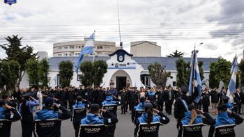 La Policía de Santa Cruz envuelta en un escándalo. La Policía de Santa Cruz envuelta en un escándalo.