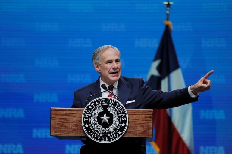 Gobernador texano habla de invasión de inmigrantes
