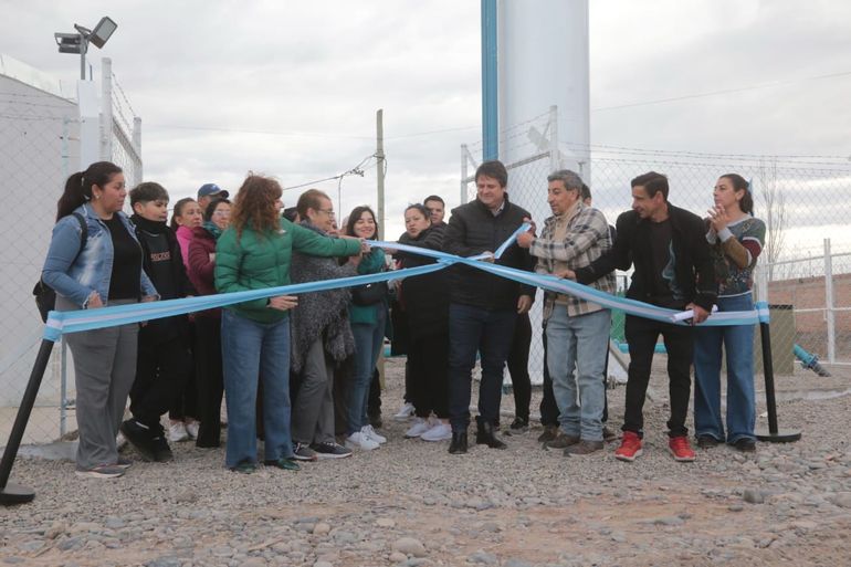 Mariano Gaido abrió la llave de paso: 120 familias de Auka Mawida tienen agua potable