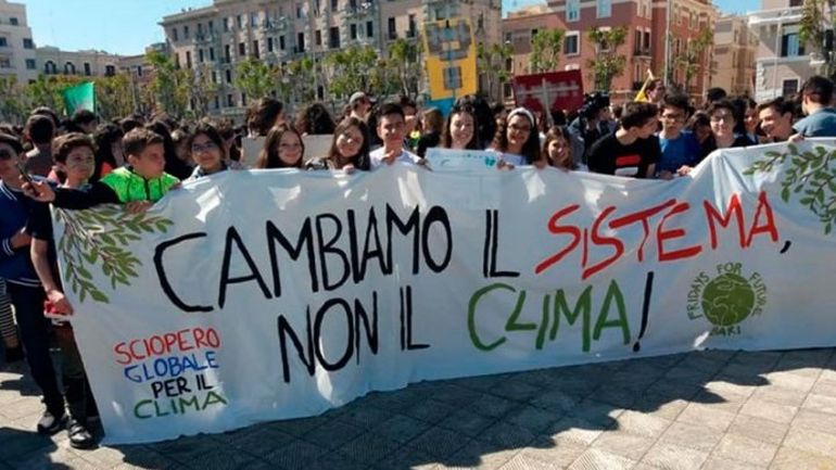 Las protestas ecologistas en la mira del gobierno de Georgia Meloni en Italia. Las protestas ecologistas en la mira del gobierno de Georgia Meloni en Italia.