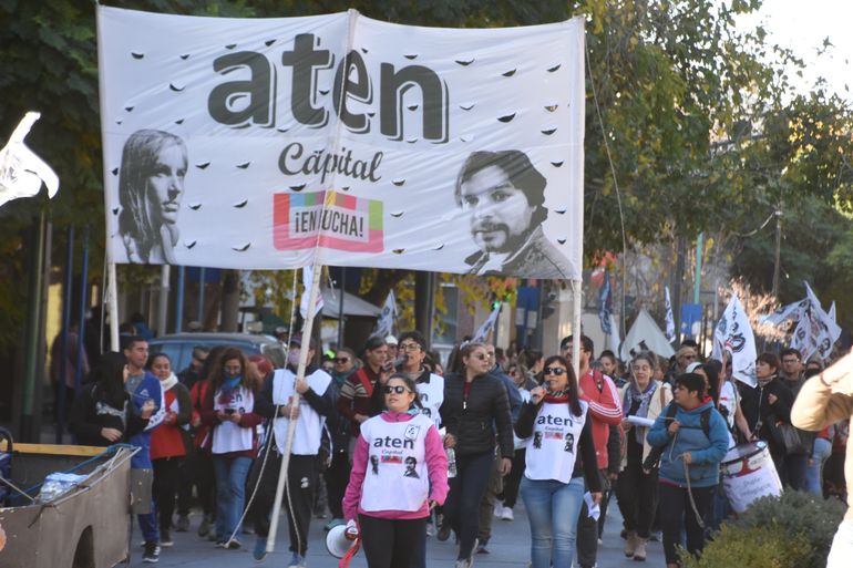 {altText(<p>#</p>,ATEN para el martes por los escraches a los docentes del nivel inicial)}