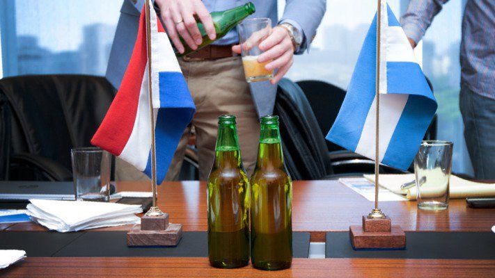 Heineken trabajará junto a científicos de Conicet y la UNCo tras descubir una nueva especie de levadura en la Patagonia