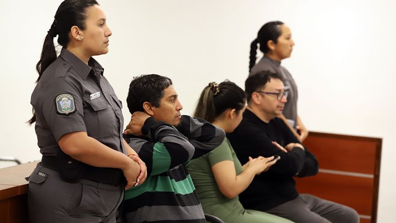 Marcos Osuna (hace 29 meses que está detenido), Isabel Montoya y su pareja Néstor Sanz que permanece con una domiciliaria. Marcos Osuna (hace 29 meses que está detenido), Isabel Montoya y su pareja Néstor Sanz que permanece con una domiciliaria.