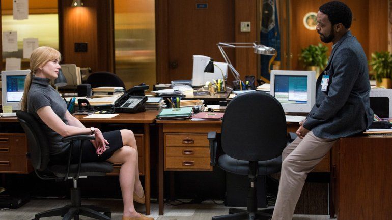 La atracción entre Darín y Villamil no se replica en lo que pasa con los personajes de Ejiofor y Kidman .