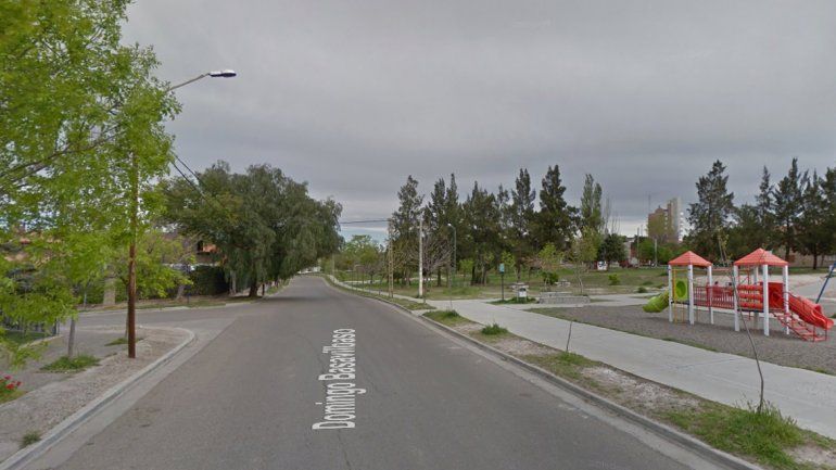 Dos ladrones armados quisieron escapar de la policía, se cayeron de la moto y fueron detenidos