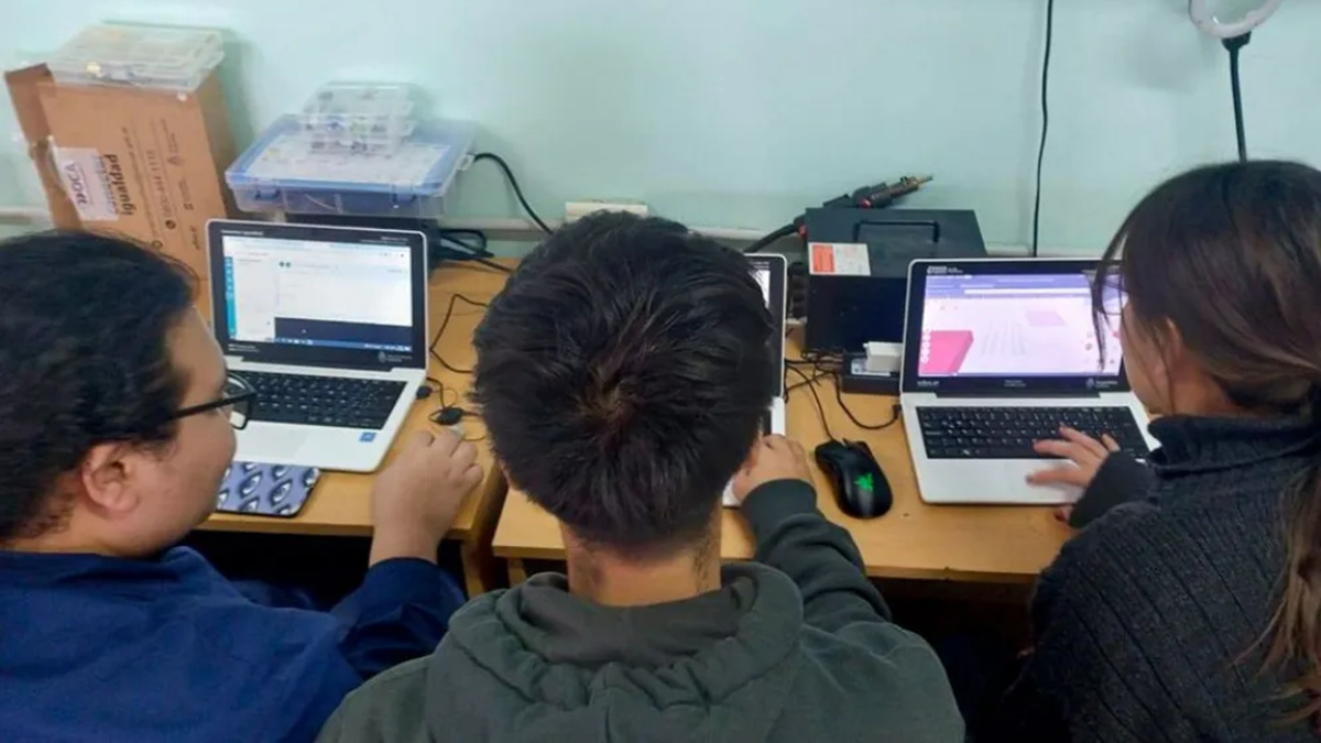 Estudiantes de Zapala crean una app para sentirse seguros: cómo funciona