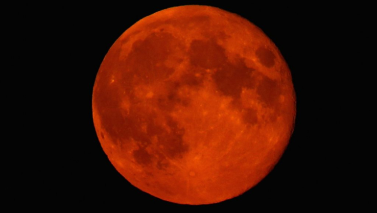 La Luna de Sangre se verá el viernes 14.