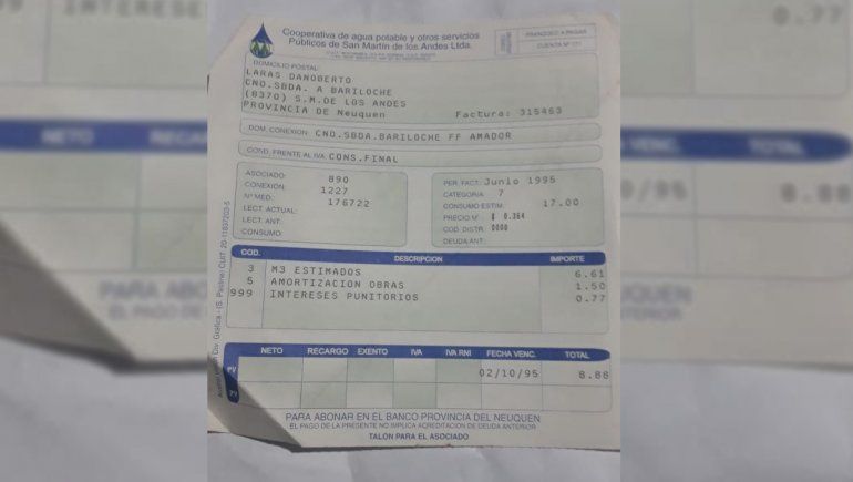 Algunos de los servicios que la familia paga desde hace muchos años.