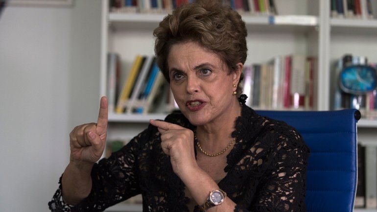 La ex mandataria dice que el país sangra gracias al gobierno golpista.