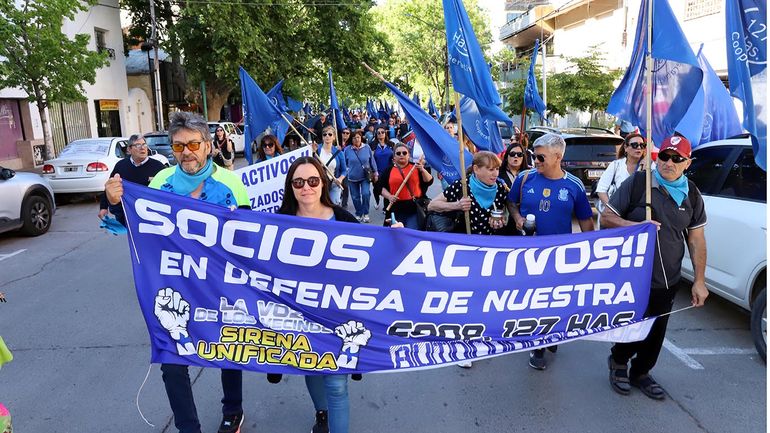 Muchos socios de la Cooperativa 127 Hectáreas respaldan la gestión de Jorge Salas. Muchos socios de la Cooperativa 127 Hectáreas respaldan la gestión de Jorge Salas.