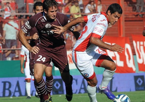 Lanús le ganó 2 a 0 a Argentinos Juniors en La Paternal