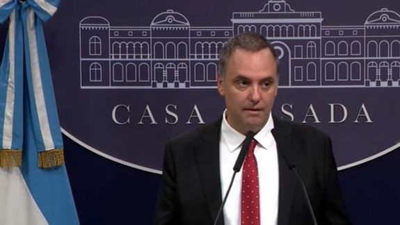 Manuel Adorni en su última conferencia de prensa.