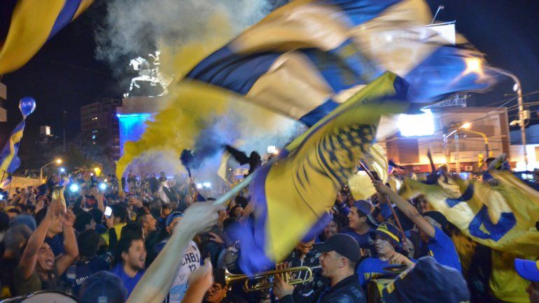 Lo apuñalaron por una disputa entre peñas de Boca