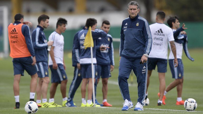 Bauza contará con el crack rosarino en la alineación en lo que será su primer partido como DT argentino.