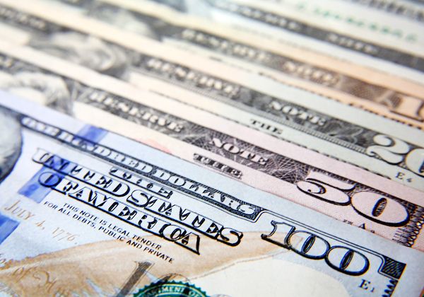 El dólar blue alcanzó un nuevo récord y trepó a los $15,40