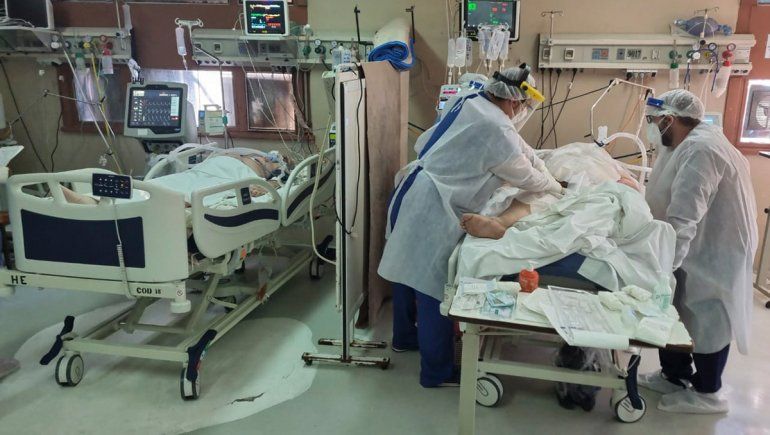 COVID en Argentina: 354 nuevas muertes y 11.561 contagios