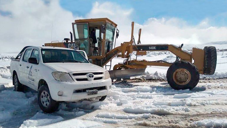 Caos en las rutas y cerros repletos, las dos caras de la nieve