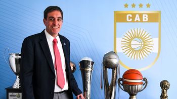 Sergio Gatti asumió su nuevo cargo al frente de la Confederación Argentina de Básquet. Sergio Gatti asumió su nuevo cargo al frente de la Confederación Argentina de Básquet.