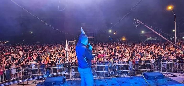 Buen marco de público en la Fiesta de la Pera