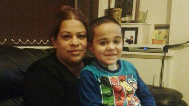 La madre del chico demandó al supermercado y al fabricante del líquido.