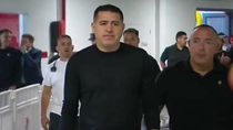 el festejo de juan roman riquelme en el vestuario del monumental tras la victoria de boca en el superclasico el festejo de juan roman riquelme en el vestuario del monumental tras la victoria de boca en el superclasico