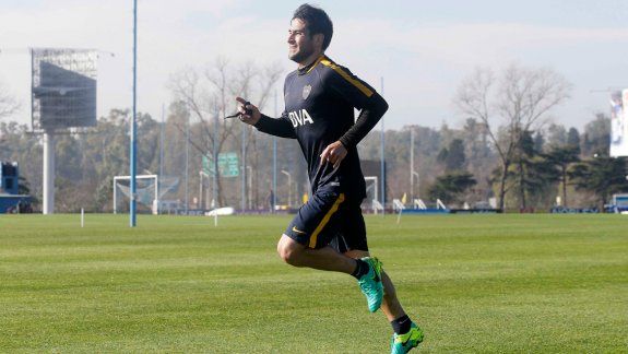 Lodeiro llegó a la madrugada y fue parte de la práctica de fútbol.
