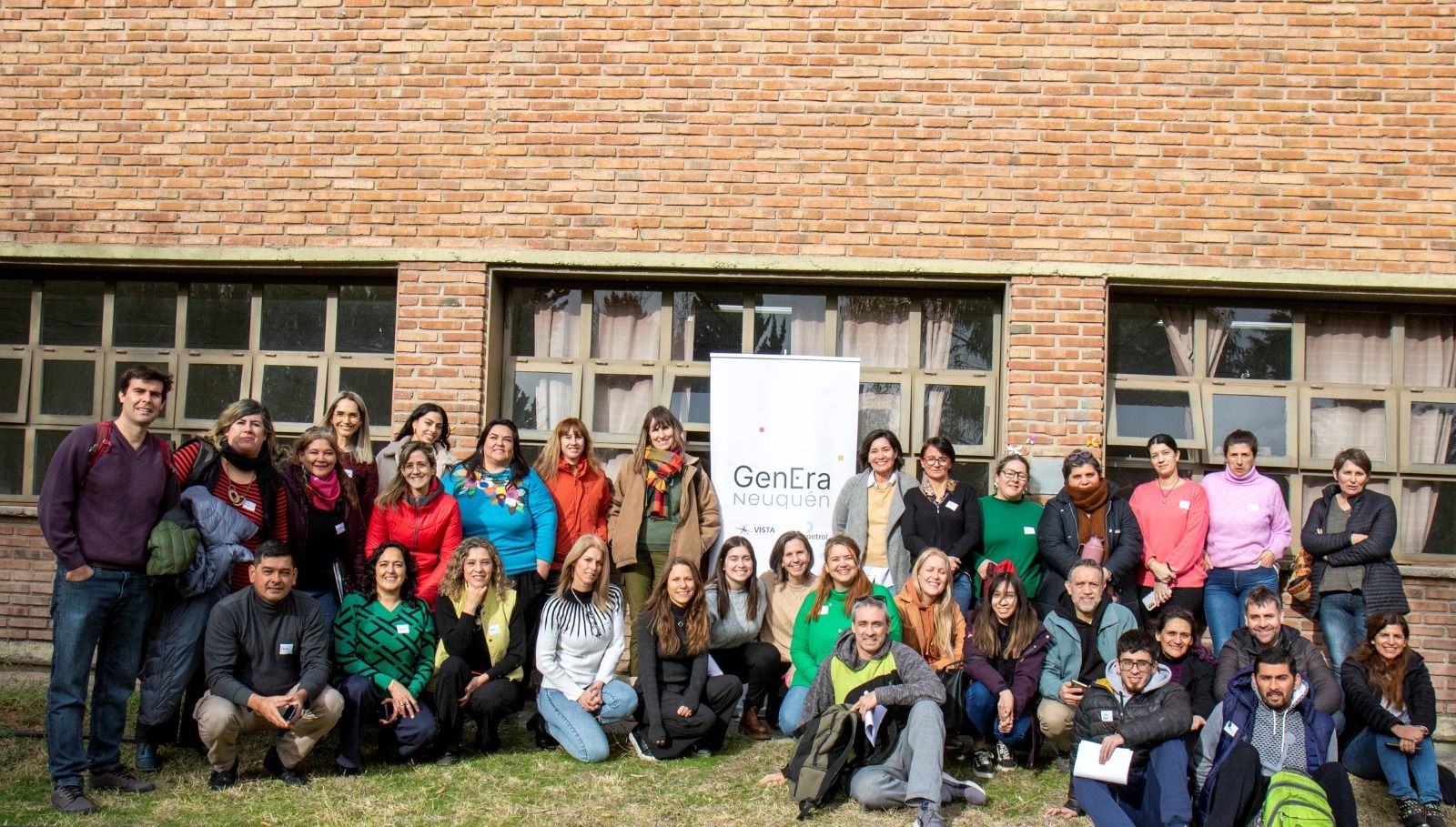 vaca muerta: lanzan cursos de oficios en rincon de los sauces y anelo