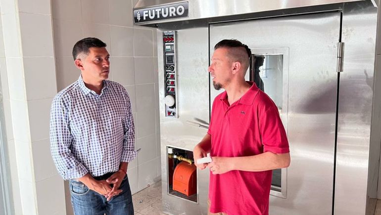 Koopmann supervisó los avances en la futura panadería del San José Obrero