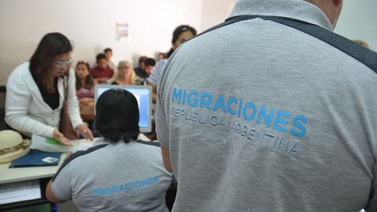 Migraciones: la mitad de los controles son a chinos