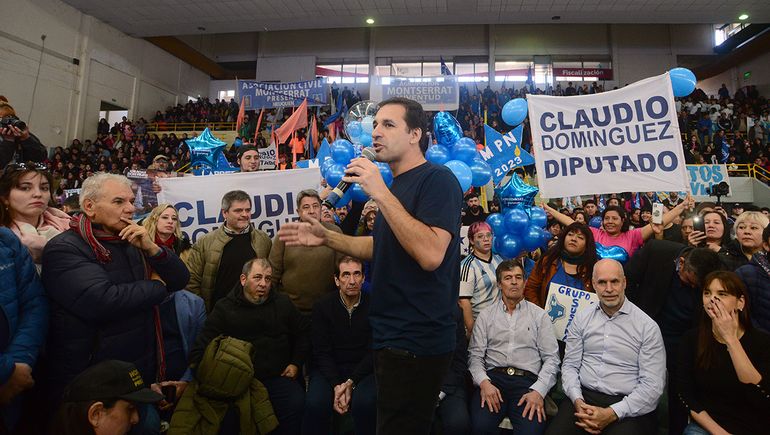Claudio Domínguez abrió el acto. Claudio Domínguez abrió el acto.