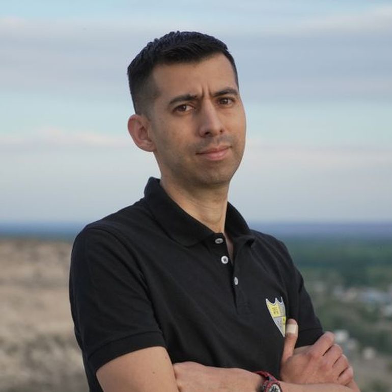 Caro es impulsor del Proyecto de Asistencia Social Braille que promueve la participación de los estudiantes, diseñando y construyendo cartelería urbana en sistema Braille, con el objetivo de mejorar la calidad de los aprendizajes, reducir la deserción escolar y fomentar la participación ciudadana. Caro es impulsor del Proyecto de Asistencia Social Braille que promueve la participación de los estudiantes, diseñando y construyendo cartelería urbana en sistema Braille, con el objetivo de mejorar la calidad de los aprendizajes, reducir la deserción escolar y fomentar la participación ciudadana.