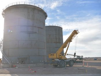 Los tanques de 750.000 barriles en VMOS serán los de mayor capacidad de almacenamiento en toda la Argentina. Los tanques de 750.000 barriles en VMOS serán los de mayor capacidad de almacenamiento en toda la Argentina.