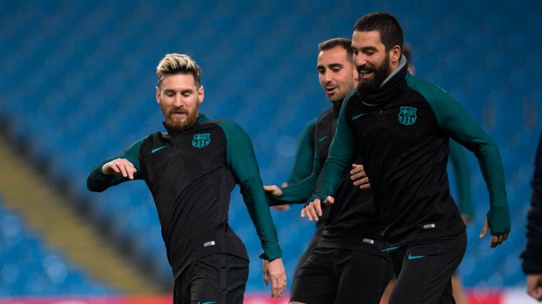 El Barça ayer reconoció el campo.&nbsp; En el City jugará el Kun Agüero.