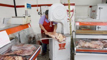 El asado es uno de los cortes más caros, pero en fechas como el Día de la Madre, es de los que más salen. Ronda los $130 por kilo. El asado es uno de los cortes más caros, pero en fechas como el Día de la Madre, es de los que más salen. Ronda los $130 por kilo.