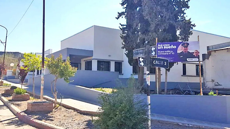 Añelo: los invitó a su casa, lo golpearon y le robaron