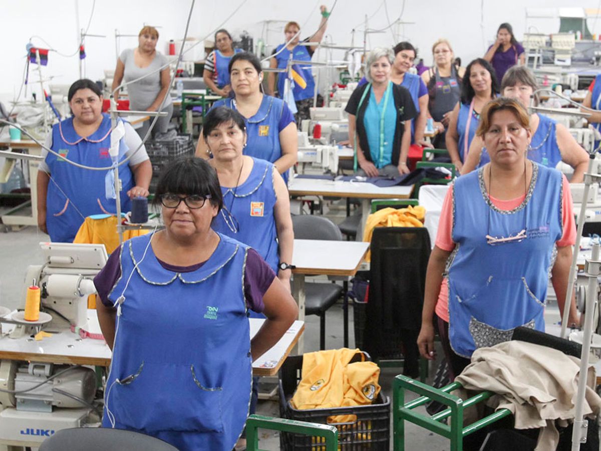 Trabajadoras textiles en el 8M: de la tragedia a la fortaleza