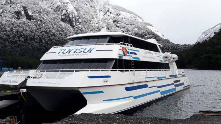Por el derrumbe, habrá catamaranes gratuitos para trasladarse de Villa La Angostura a Bariloche