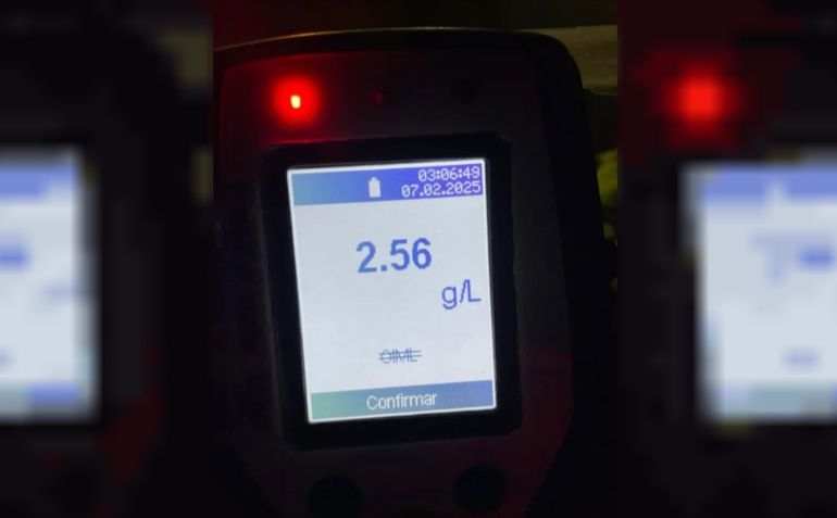 El test de alcoholemia al conductor que chocó con su camioneta dio 2,56 g/l: un positivo muy alto. El test de alcoholemia al conductor que chocó con su camioneta dio 2,56 g/l: un positivo muy alto.