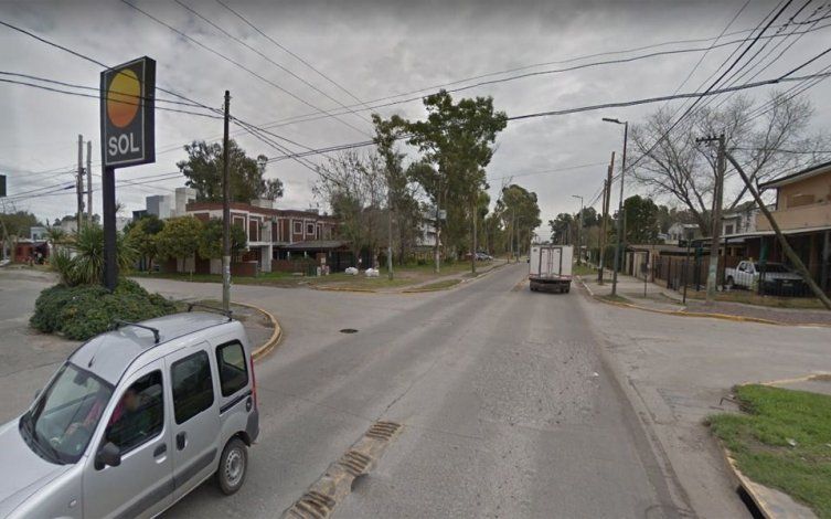 Tras el crimen, los familiares de la víctima prendieron fuego la casa con dos sospechosos adentro.