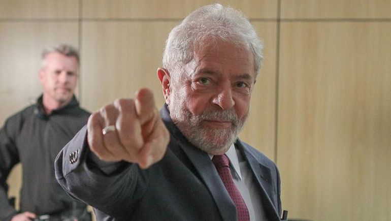 Lula le apunta a Bolsonaro por un crimen atroz