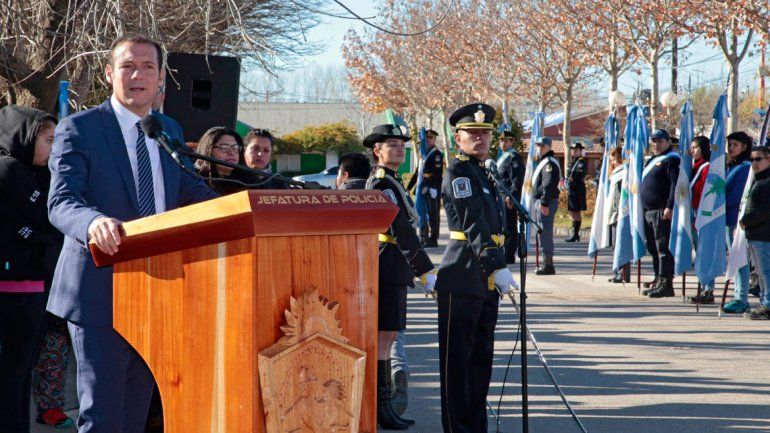 El gobernador Omar Gutiérrez presidió el acto.