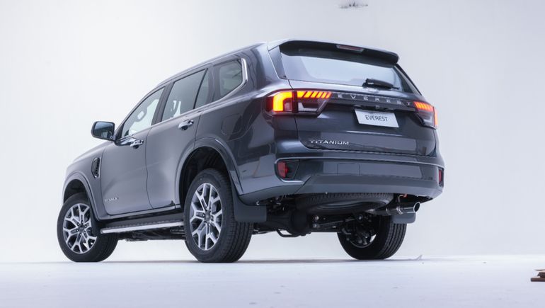 De momento, Ford ofrece al Everest únicamente en su versión Titanium. De momento, Ford ofrece al Everest únicamente en su versión Titanium.
